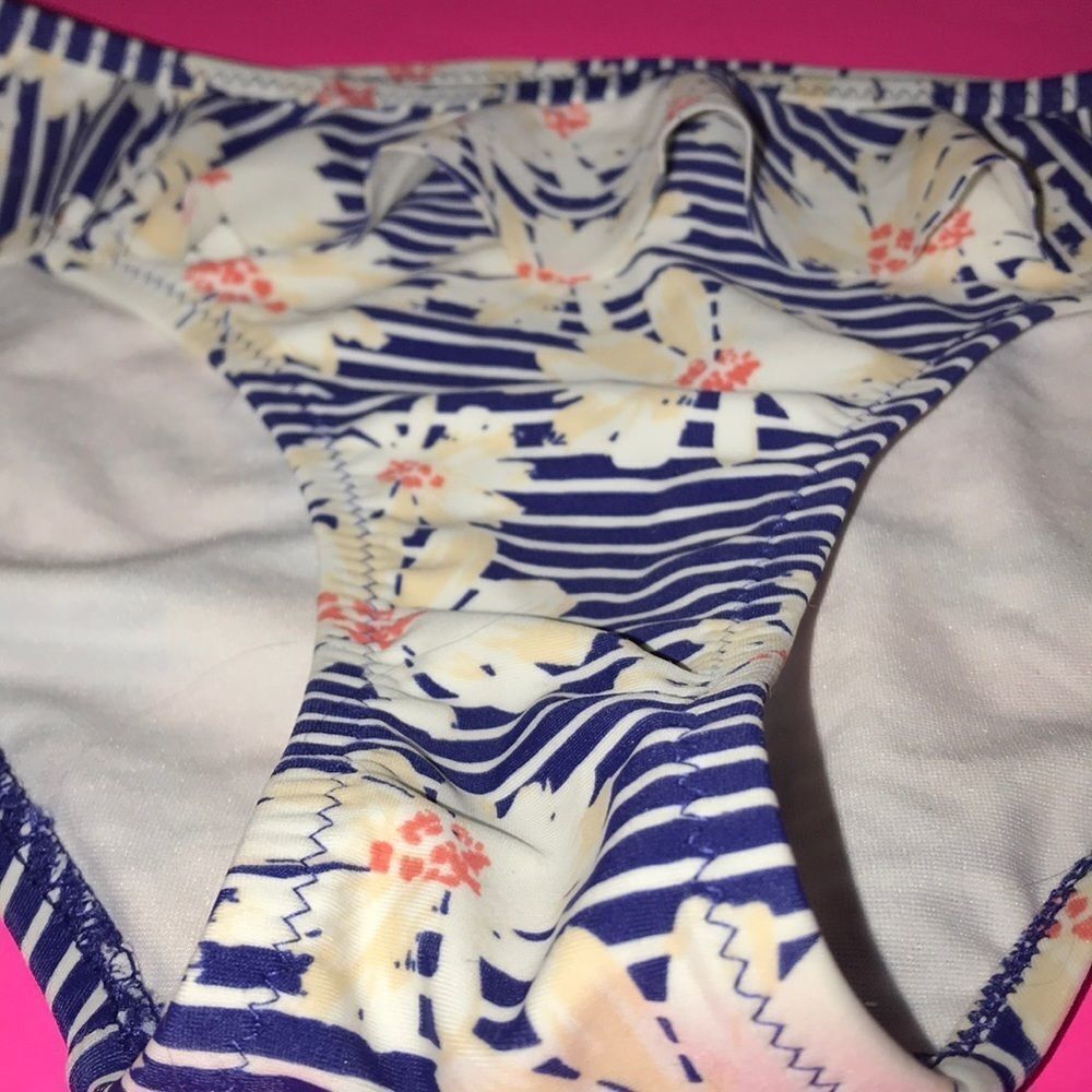 ASOS Bikini Bottom - Picture 2 of 7